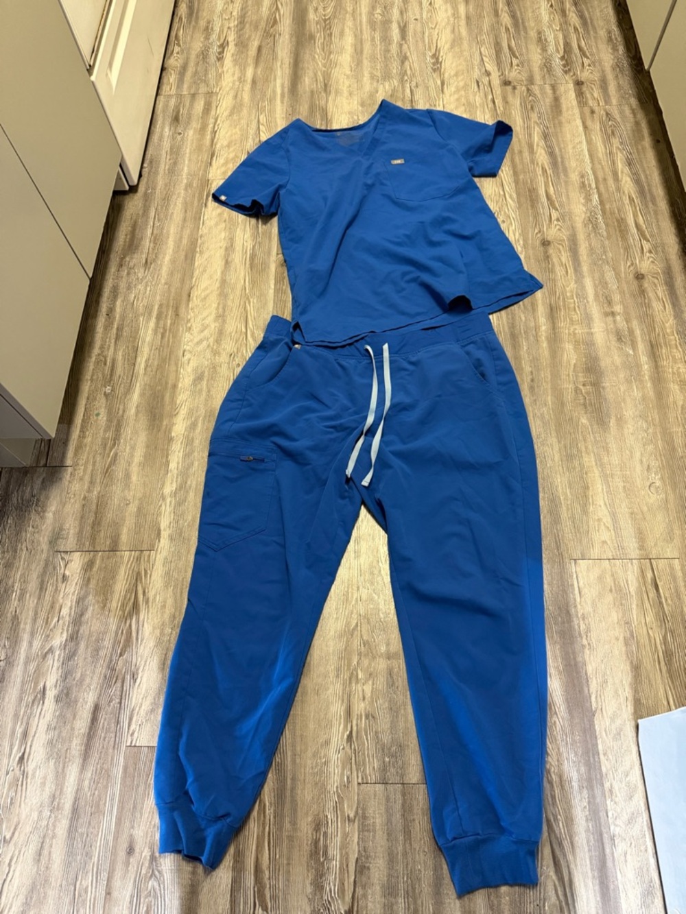 Women’s sz L & XL Figs Scrub Set